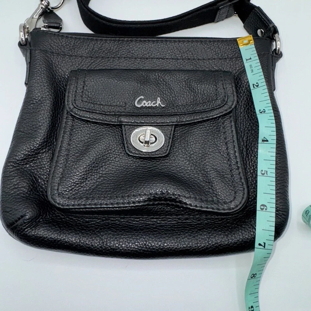 Vintage Coach‎ Women's Swingpack Crossbody Bag S Black Turn Lock Pebbled Leather